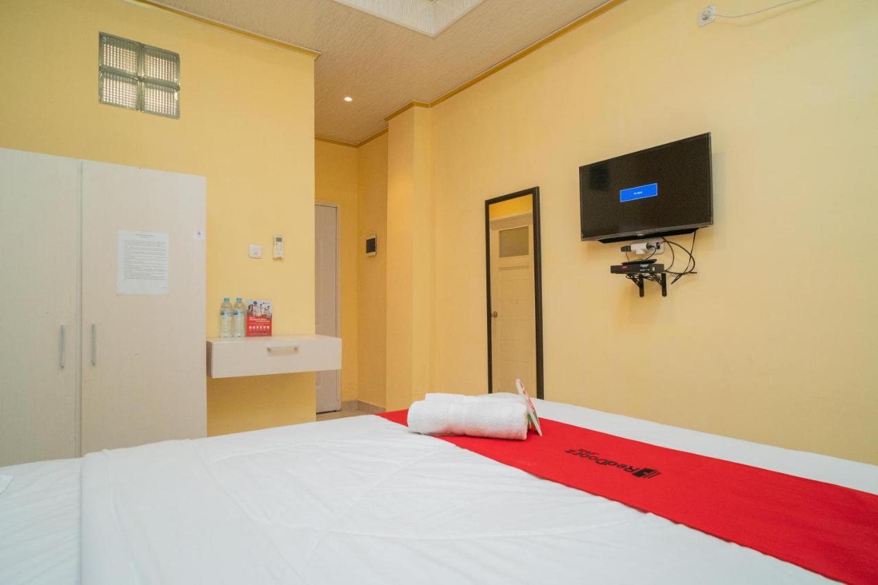 Reddoorz Plus Syariah Near Pasar Turi Surabaya Kültér fotó
