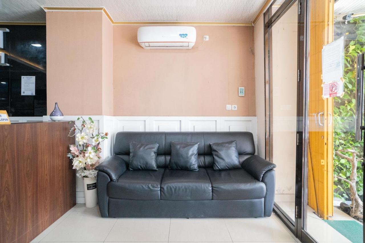 Reddoorz Plus Syariah Near Pasar Turi Surabaya Kültér fotó