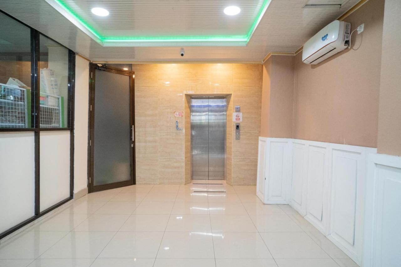 Reddoorz Plus Syariah Near Pasar Turi Surabaya Kültér fotó