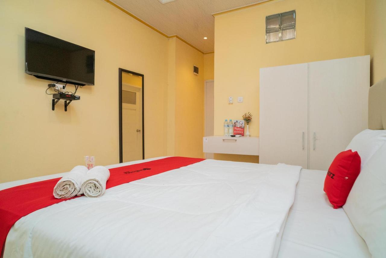 Reddoorz Plus Syariah Near Pasar Turi Surabaya Kültér fotó