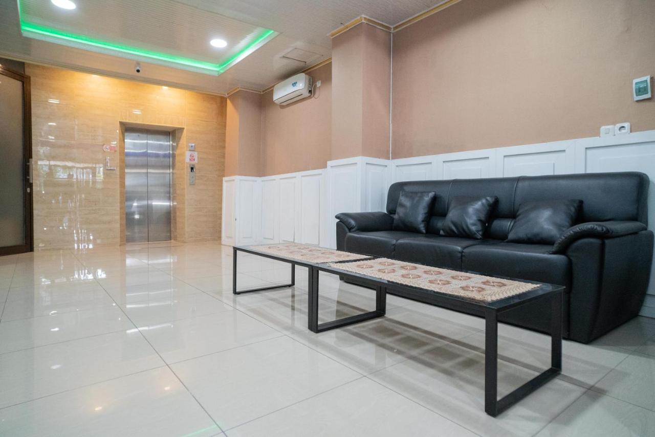 Reddoorz Plus Syariah Near Pasar Turi Surabaya Kültér fotó