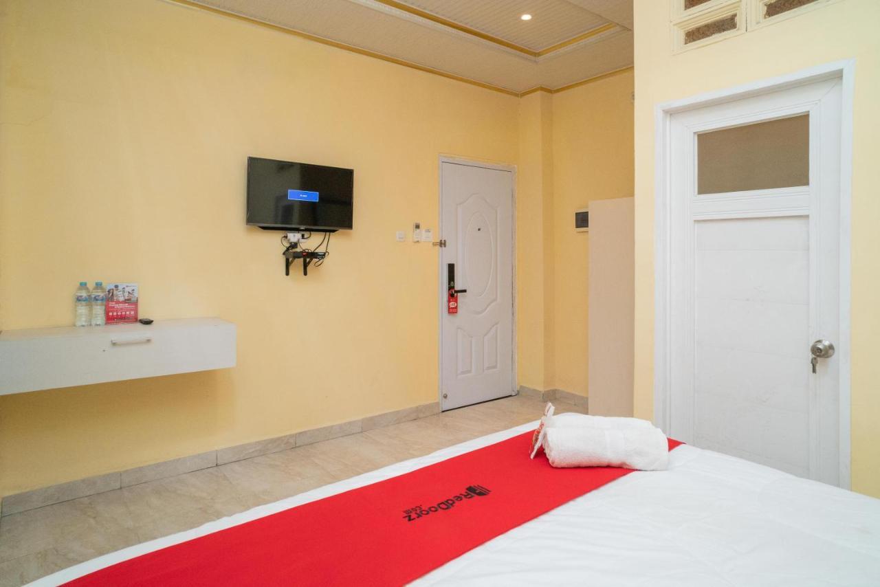 Reddoorz Plus Syariah Near Pasar Turi Surabaya Kültér fotó